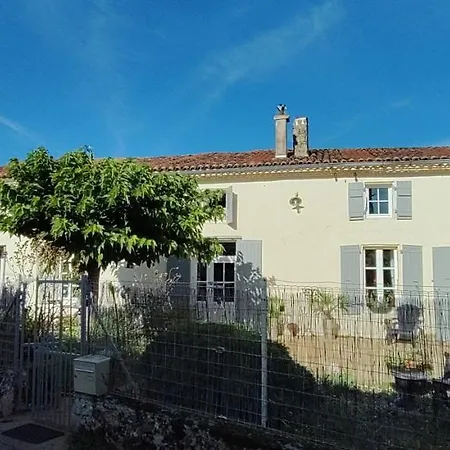 לינה וארוחת בוקר Campagne Et Saint-André-de-Lidon