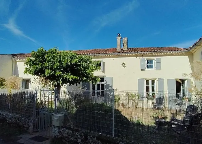 Bed & Breakfast Campagne Et Saint-Andre-de-Lidon